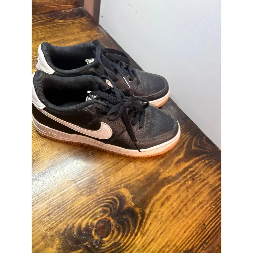 Nike‎ Black Sneakers Size 5Y